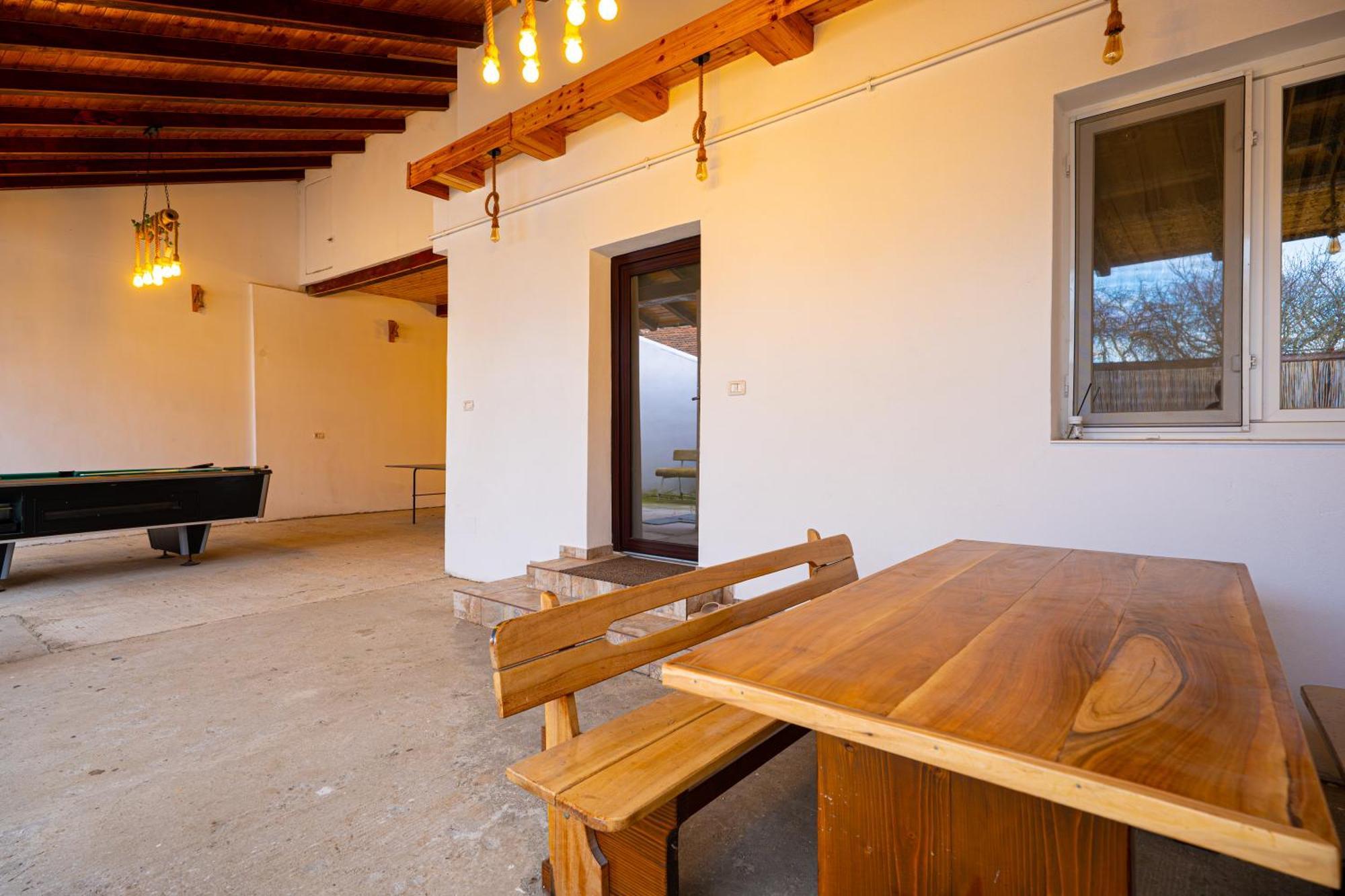 Aly&Emy Villa Caransebeş Екстериор снимка