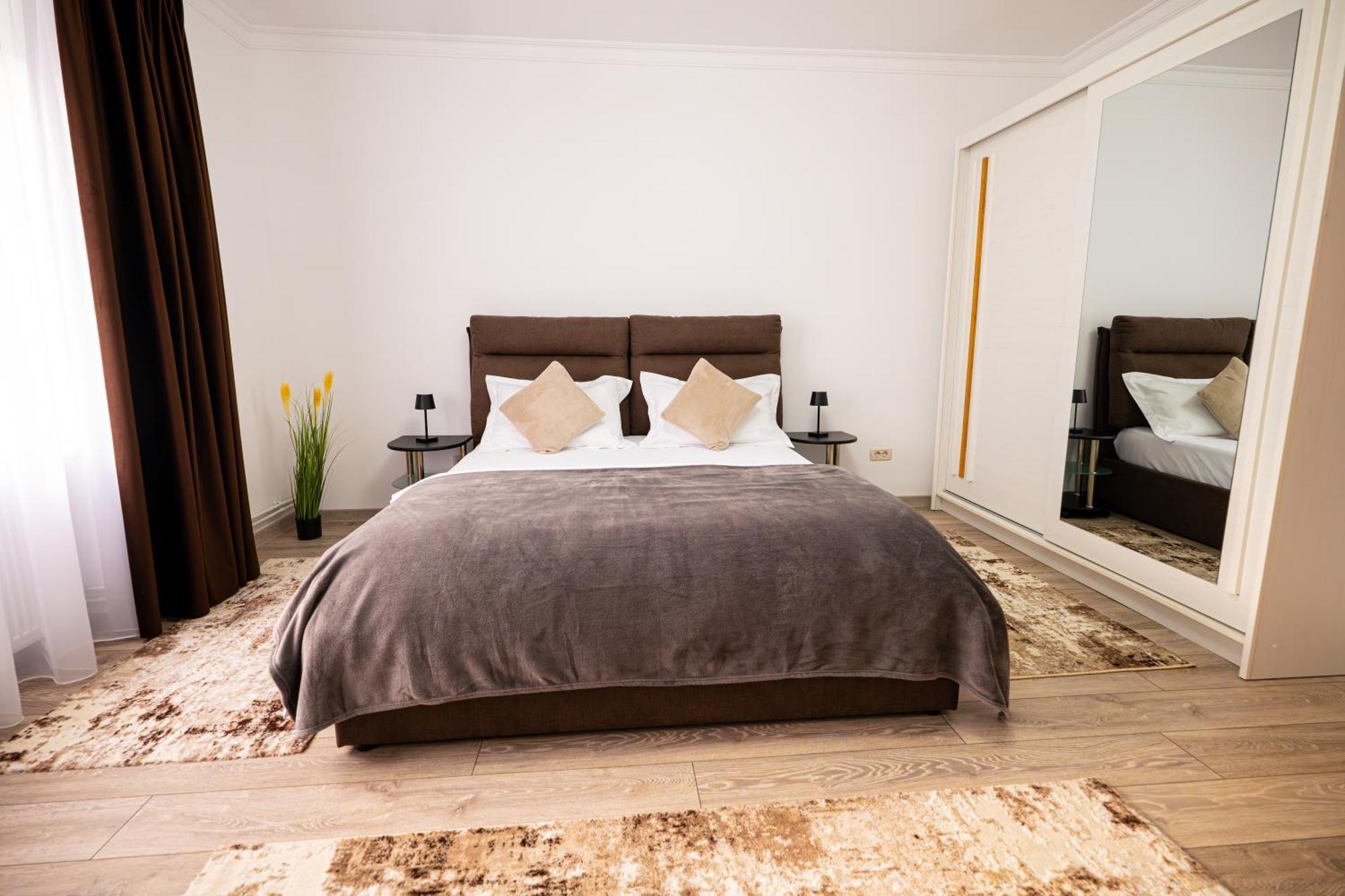 Aly&Emy Villa Caransebeş Екстериор снимка
