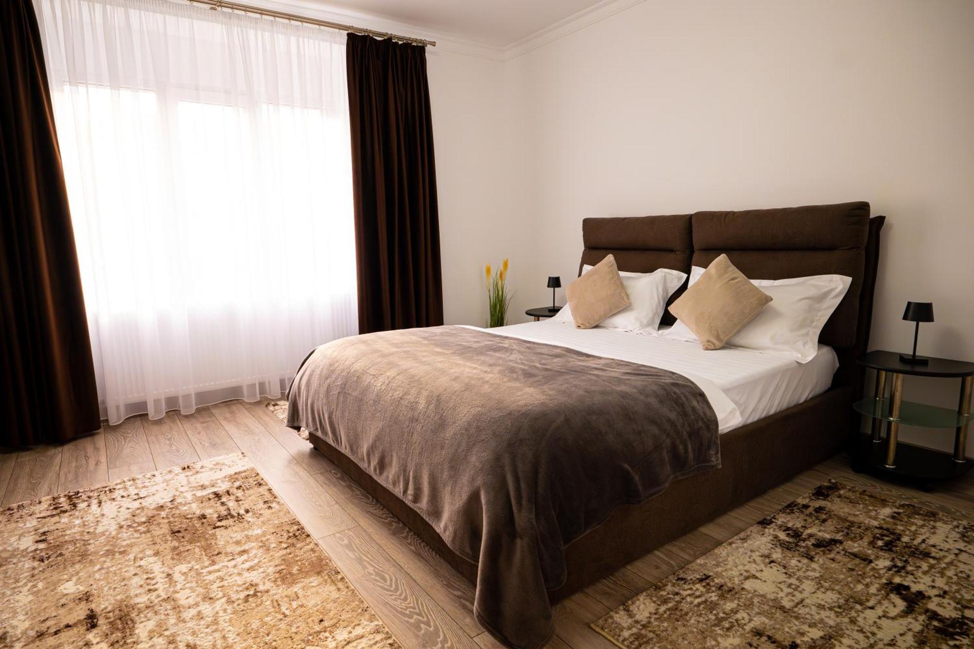 Aly&Emy Villa Caransebeş Екстериор снимка